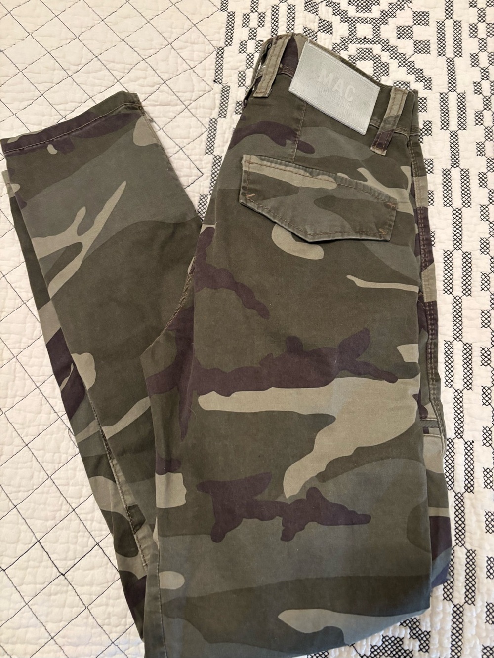 Mac rich camo cargo jeans 26